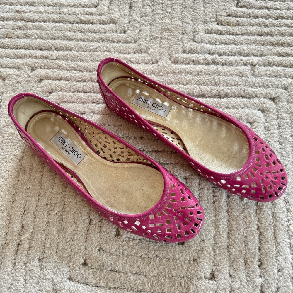 Jimmy Choo women’s Fuchsia pink patent leather ballet flats size 42 or 12US